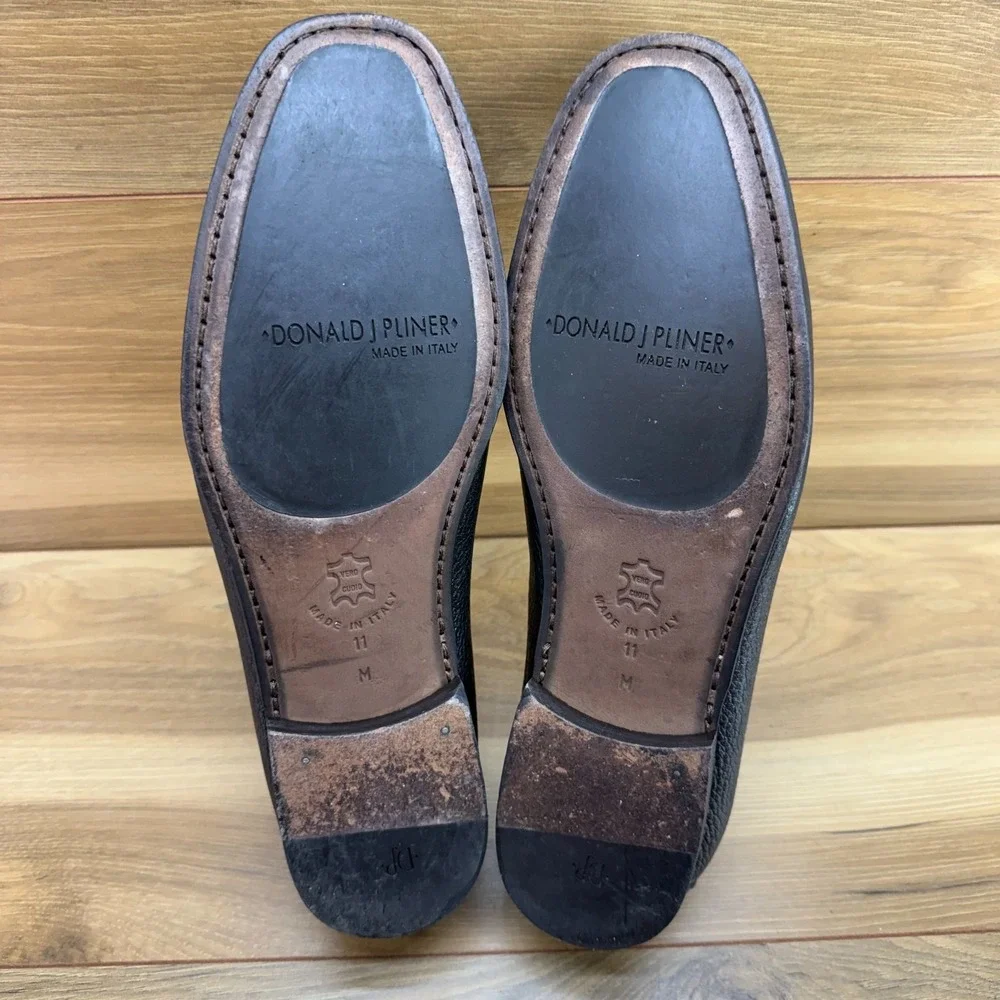 Donald J Pliner Bit Loafers Mens 11 M Black Pebble Leather Moc Toe Red Stitching